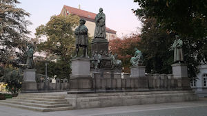 Worms Luther Monument.jpg